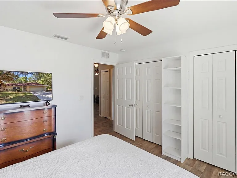 3220 E Rogers St — Photo 19