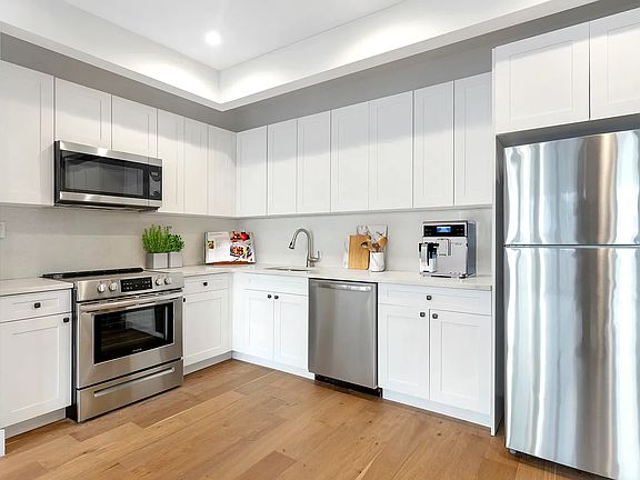 3rd image of 735 Lafayette Ave #3B