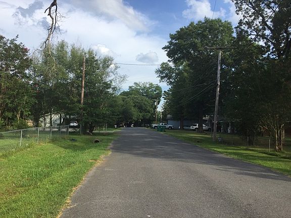 4th image of 310 Shady Oaks Dr