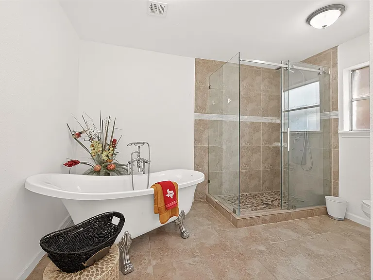 3815 Fernglade Dr — Photo 31