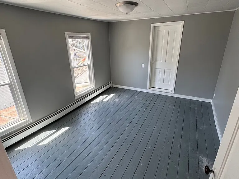 1439 Main St — Photo 3