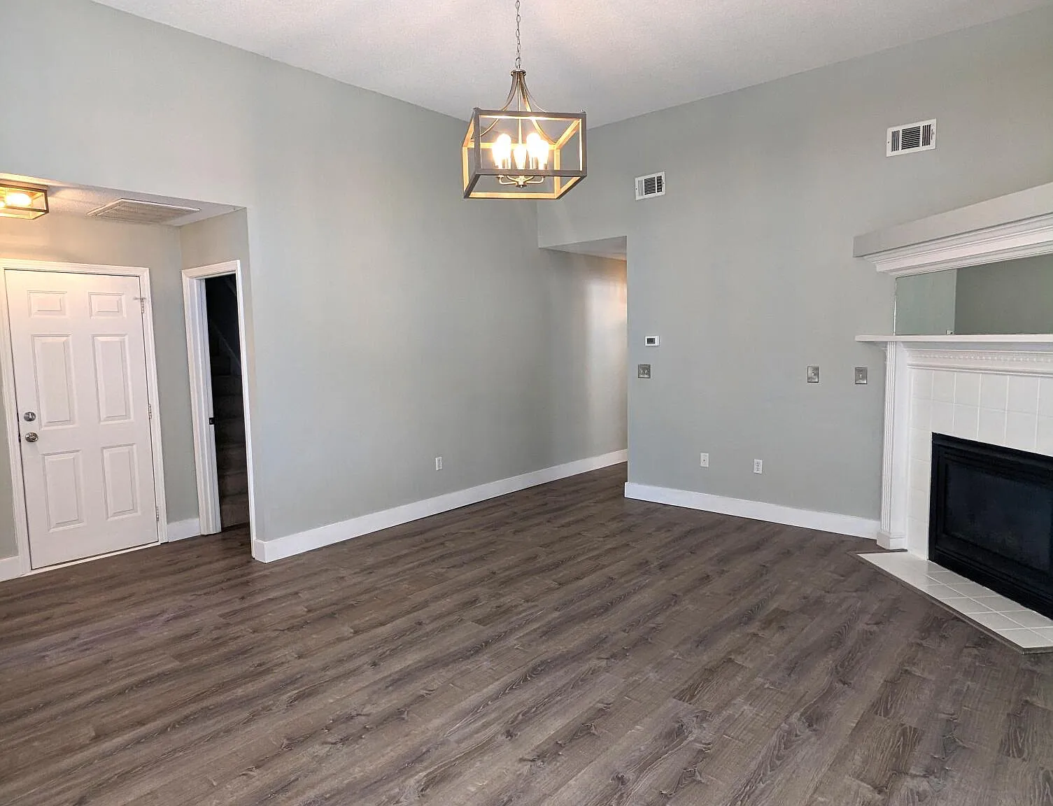 4 bed, 3.0 bath, 1671 sqft, $2,350 — Photo 4