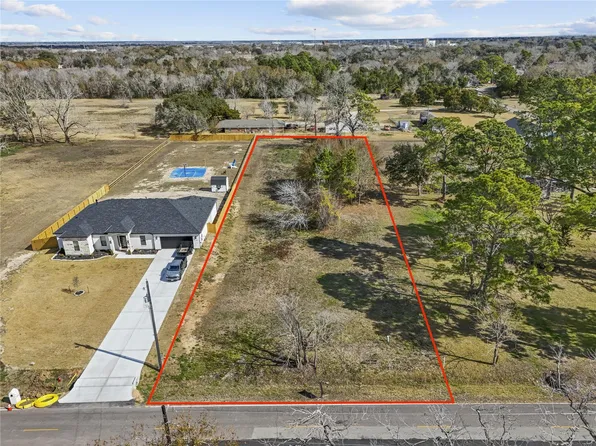 2256 Mamie Ford Rd, Alvin, TX 77511