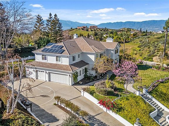 2nd image of 1703 Kyle Ln