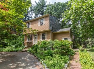 105 Whitehead Rd, Coventry, RI 02816