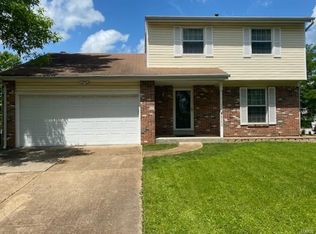 2569 Medford Dr, High Ridge, MO 63049