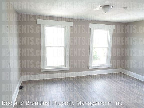 3rd image of 919 Reservoir St