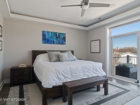 5th image of 2320 W Belmont Ave #3W