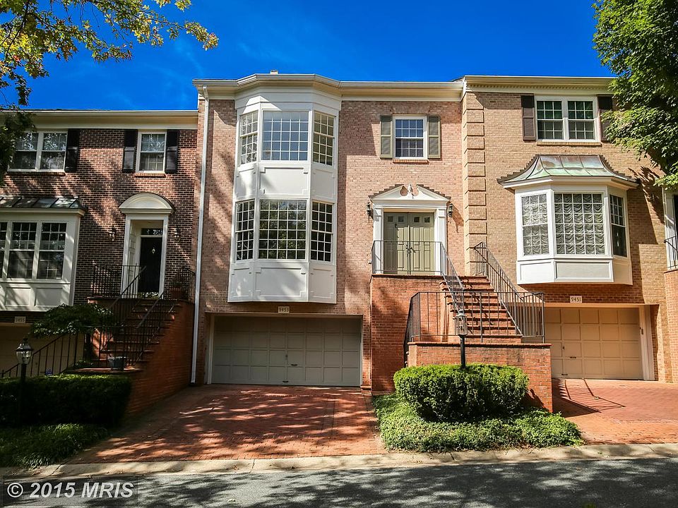 1st image of 9453 Turnberry Dr