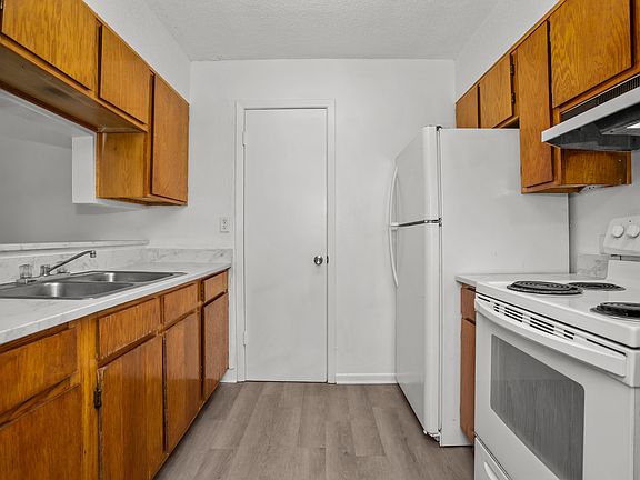 2nd image of 1410 S Elizabeth Ave #503