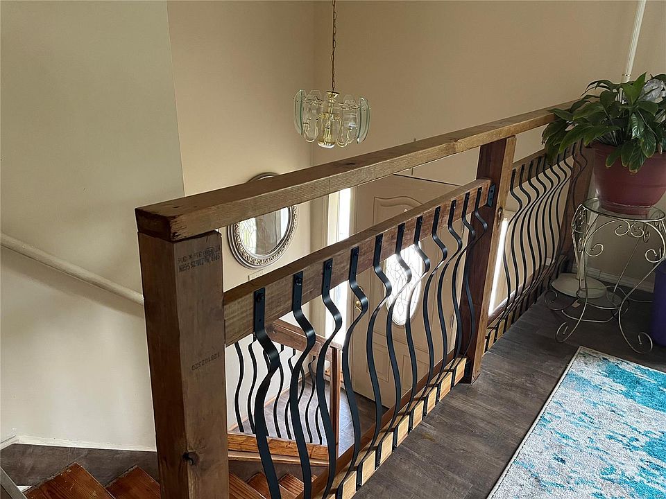 5751 Kerth Rd, Saint Louis, MO 63128 Zillow