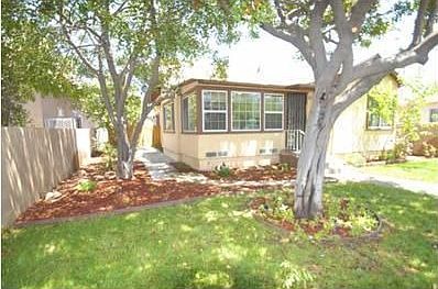 3rd image of 521 G Ave