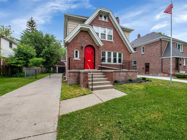 893 Rivard Blvd, Grosse Pointe, MI 48230