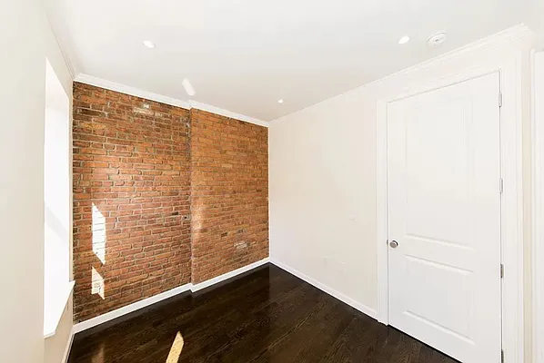 Rented by Avenues Real Estate | media 2