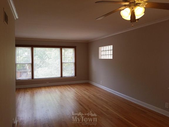 3rd image of 5209 W Montrose Ave #2
