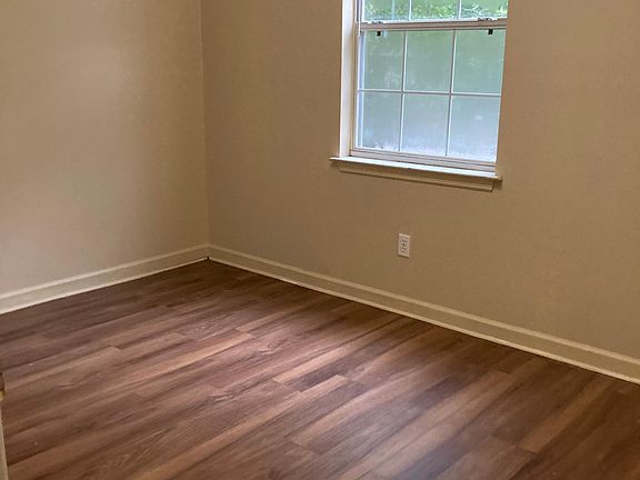 3rd image of 1835 Nicklaus Dr APT B