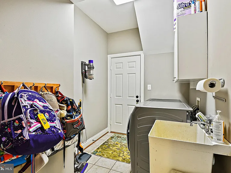 21922 Hyde Park Dr — Photo 35