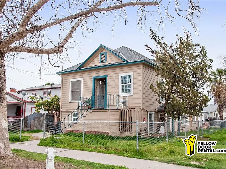 301 E Myrtle St #1 — Photo 1