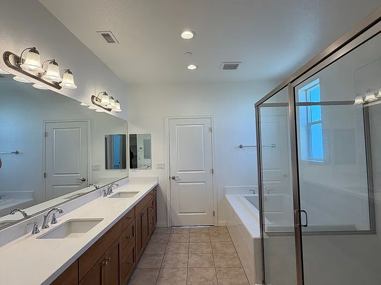 124 Deerbrush Ln — Photo 11