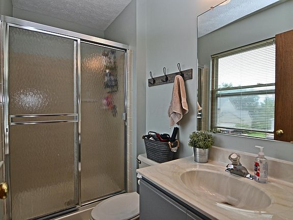 4th image of 1351 River Trail Dr