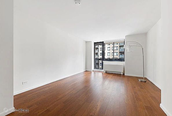 1st image of 250 E 40th St APT 15C