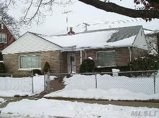 33 Narwood Ave, Merrick, NY 11566