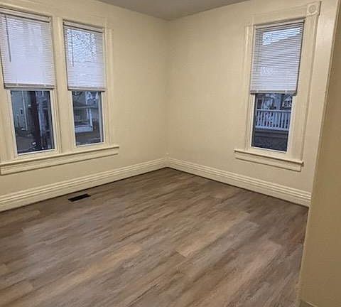 3rd image of 409 S Vine St