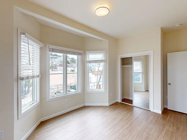 40 Tiffany Ave #6 — Photo 5