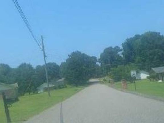 Exterior Neighborhood (street photo)