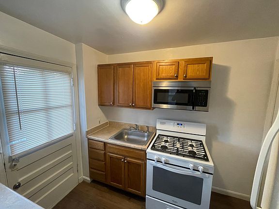3rd image of 2210 Huntington Ave #0