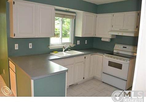 Kitchen Open to Fam Rm