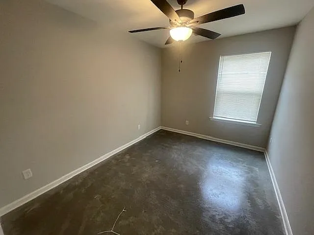 2433 Zanone Ave — Photo 2
