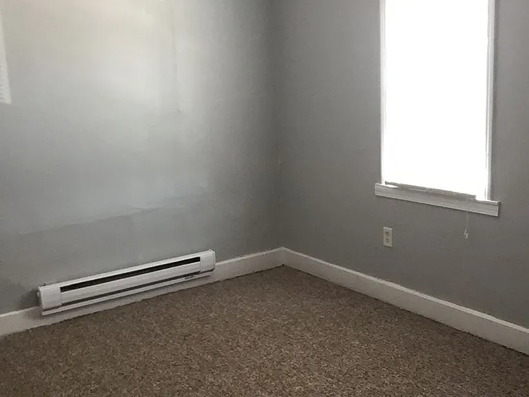 110 W Walnut St — Photo 3