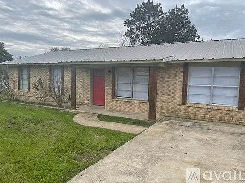 1400 Magnolia St Photo 1