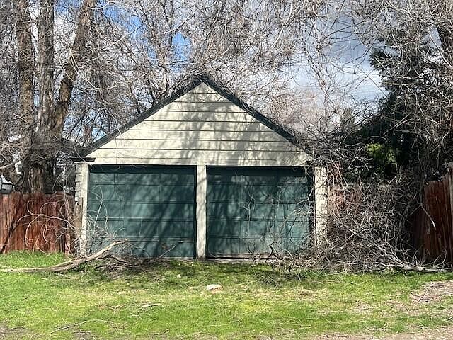 2nd image of 1944 Auburn St