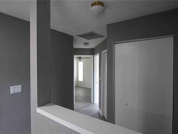 4th image of 312 Lincoln Blvd