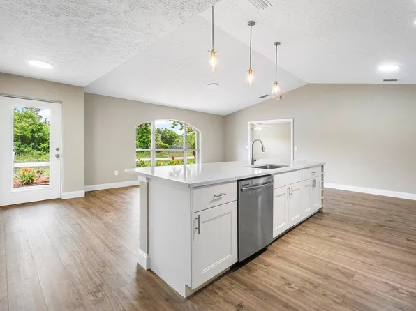 113 SW Essex Drive, Port St Lucie, FL 34984