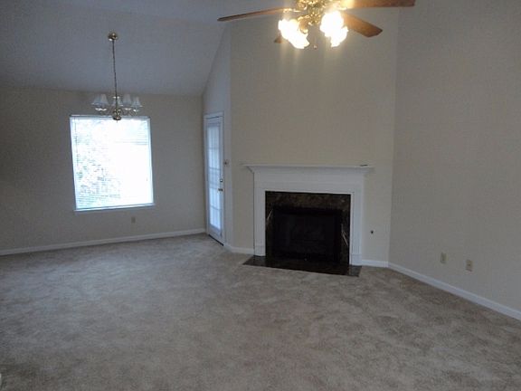 2nd image of 1660 Raybrad Dr