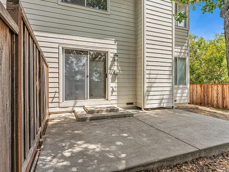 19723 Redwood Rd — Photo 42