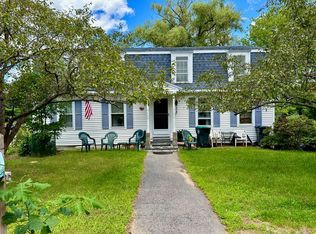 8 Hall St, Kennebunk, ME 04043