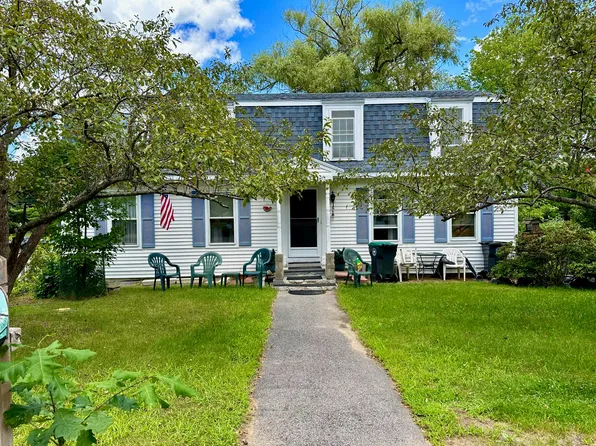 8 Hall Street, Kennebunk, ME 04043