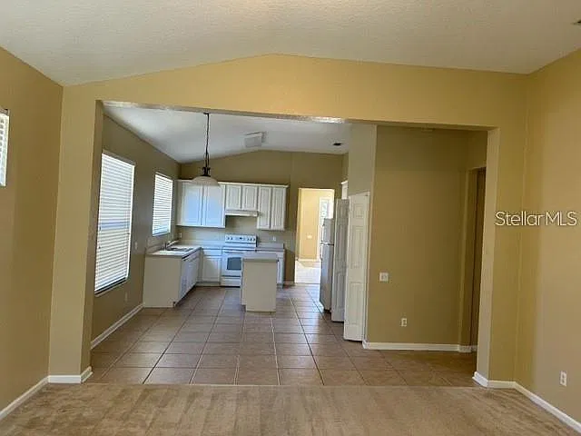 4 bed, 3.0 bath, 2202 sqft, $2,450 — Photo 3