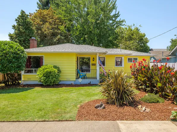 456 NE Baker Dr, Grants Pass, OR 97526