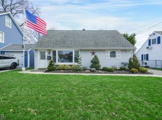 22 Parker Ave, Rochelle Park Twp., NJ 07662