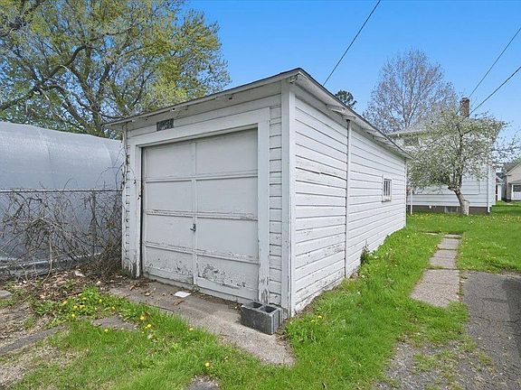 5th image of 1303 Baxter Ave