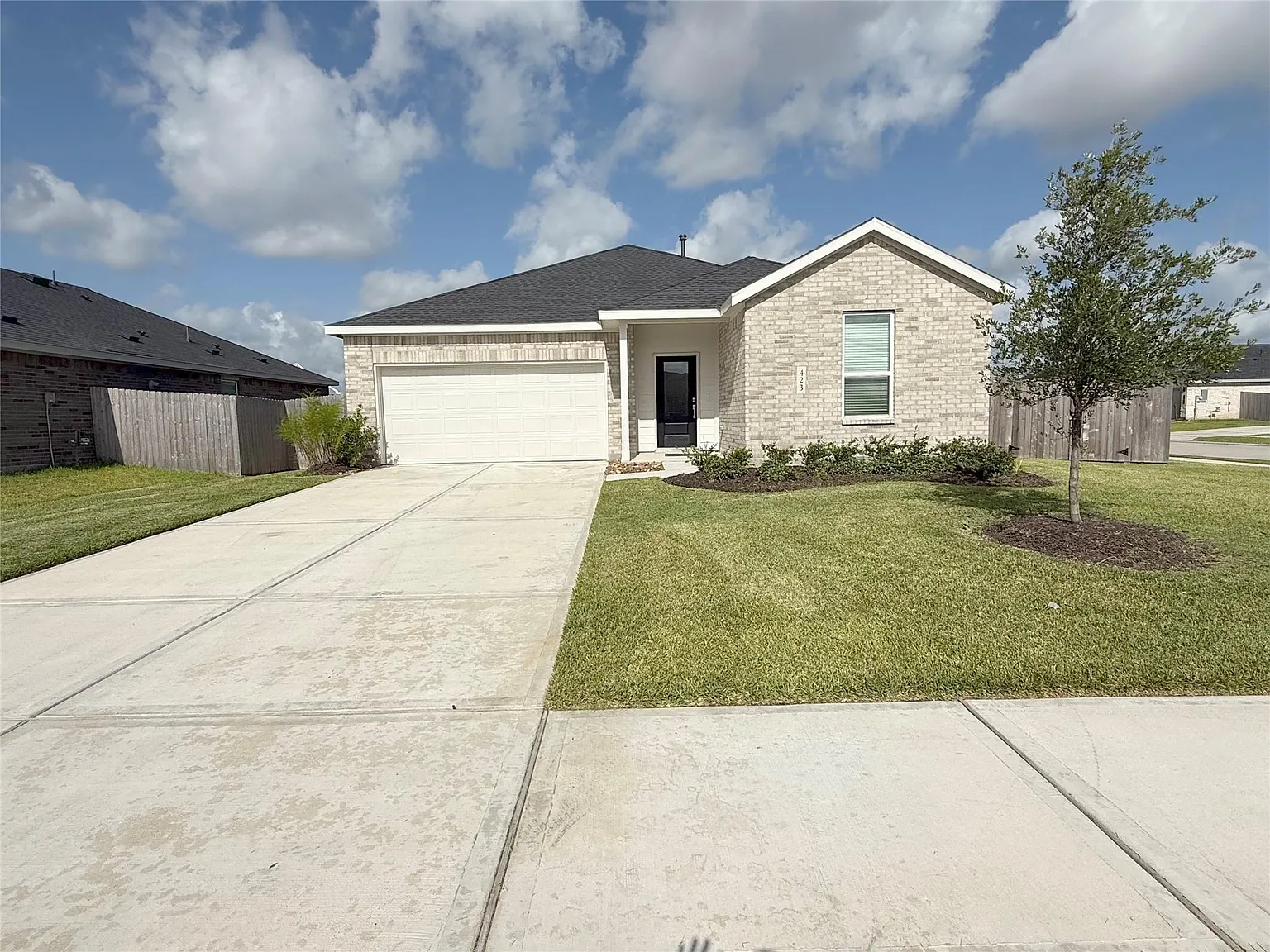 3 bed, 2.0 bath, 1949 sqft, $2,250 — Photo 4