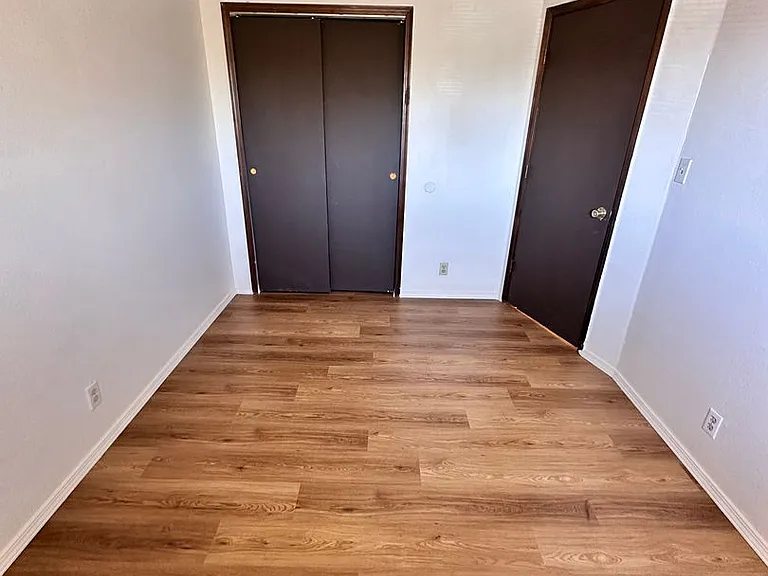 3618 Lafayette Drive Ne — Photo 12