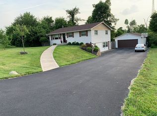2441 Rollingview Dr, Dayton, OH 45431