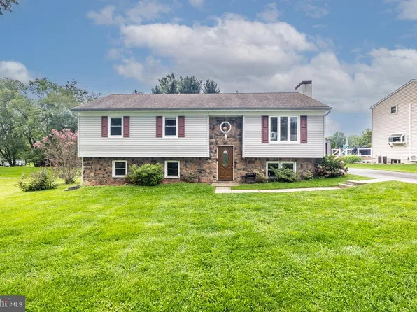 430 Farmhouse Rd, Downingtown, PA 19335