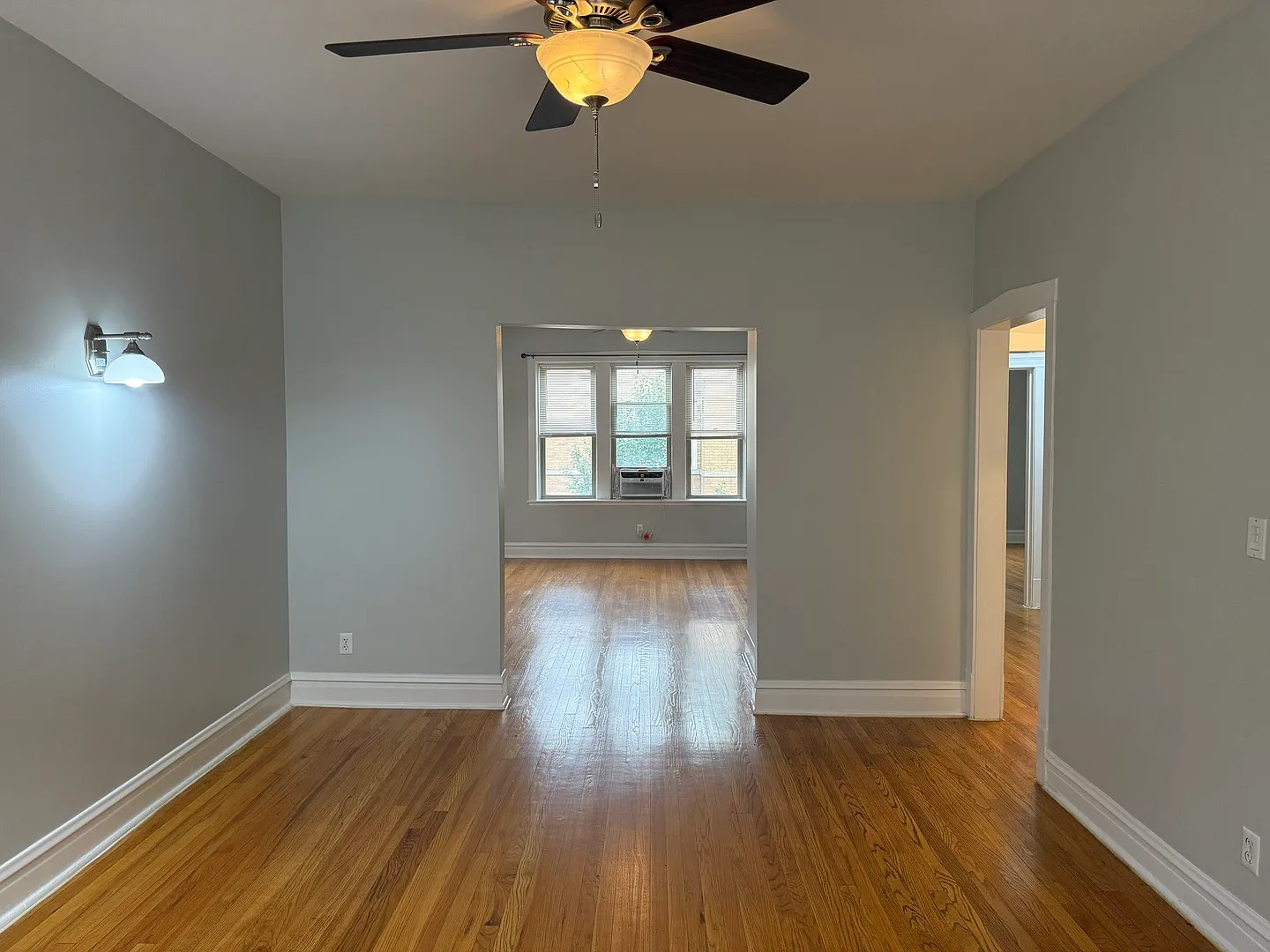 1 bed, 960 sqft, $1,750 — Photo 4